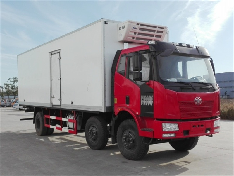 解放J6小三軸冷藏車-廂長(zhǎng)8.7米