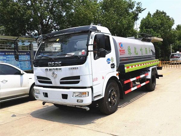 好消息  灑水車熱銷，年底灑水車現(xiàn)貨優(yōu)惠熱銷！