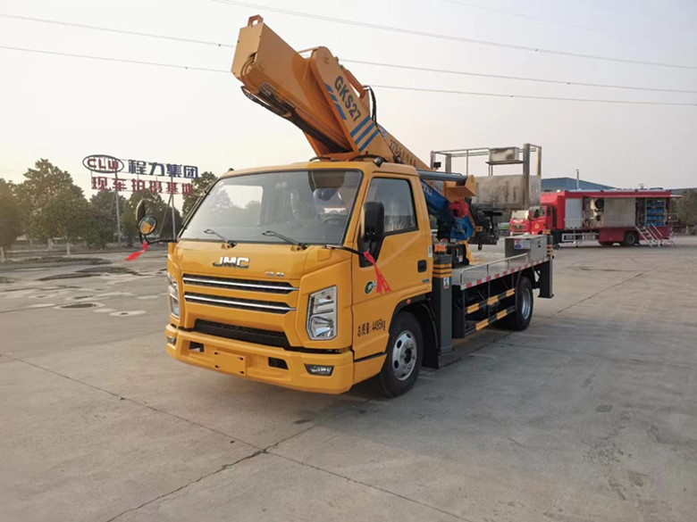 藍(lán)牌高空作業(yè)車的主要性能特點(diǎn)優(yōu)勢(shì)