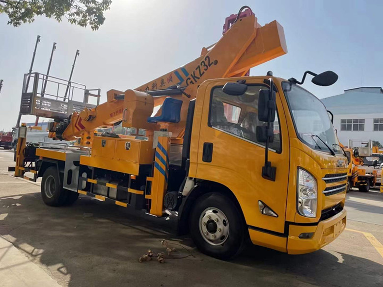 12噸 東風(fēng)國(guó)六34米伸縮臂式高空作業(yè)車產(chǎn)品推薦