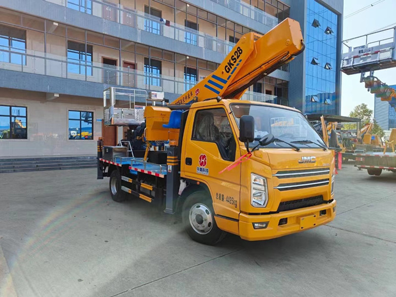 暢銷車型江鈴寬體28米新款高空作業(yè)車